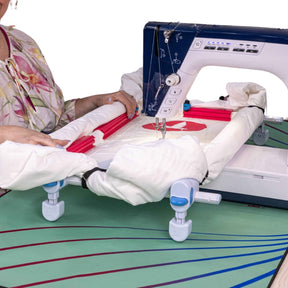 Hummingbird Hoop frame quilting a white quilt